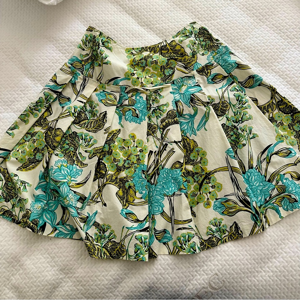 Loft pleated skirt, turquoise & green floral on white/ivory background S…